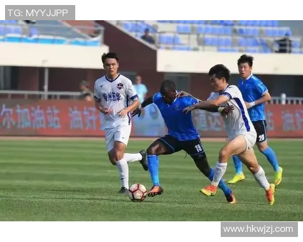 保定容大迎战梅州客家争夺中甲联赛关键三分的激烈对决 保定容大迎战梅州客家争夺中甲联赛关键三分的激烈对决