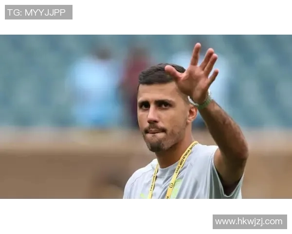 克罗斯：从足球场上的中场大师到全球球迷心中的传奇偶像