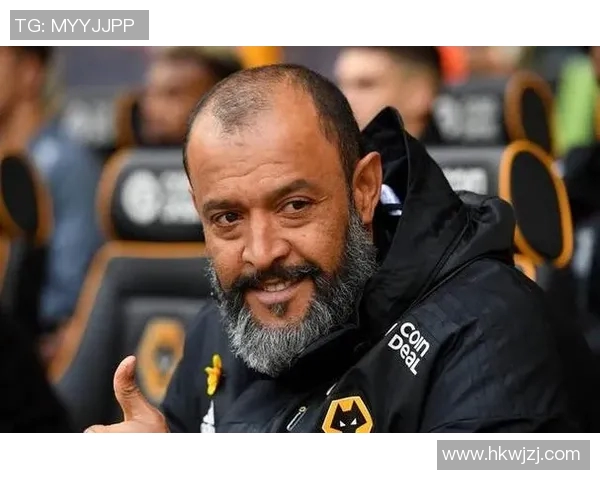 奎仑斯与阿劳激战正酣谁能在这场对决中笑到最后