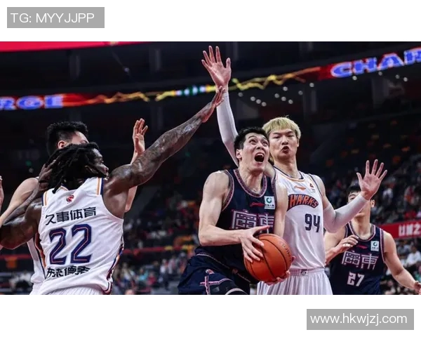 火箭队与太阳队对决周琦能否在关键时刻展现实力