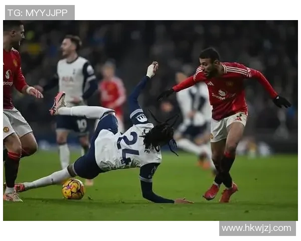 英超焦点战布赖顿迎战曼联双方争夺积分与荣誉的激烈对决