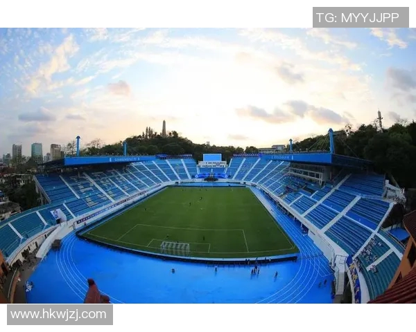 京多安领衔球队新篇章展望未来足球生涯与个人成长之路